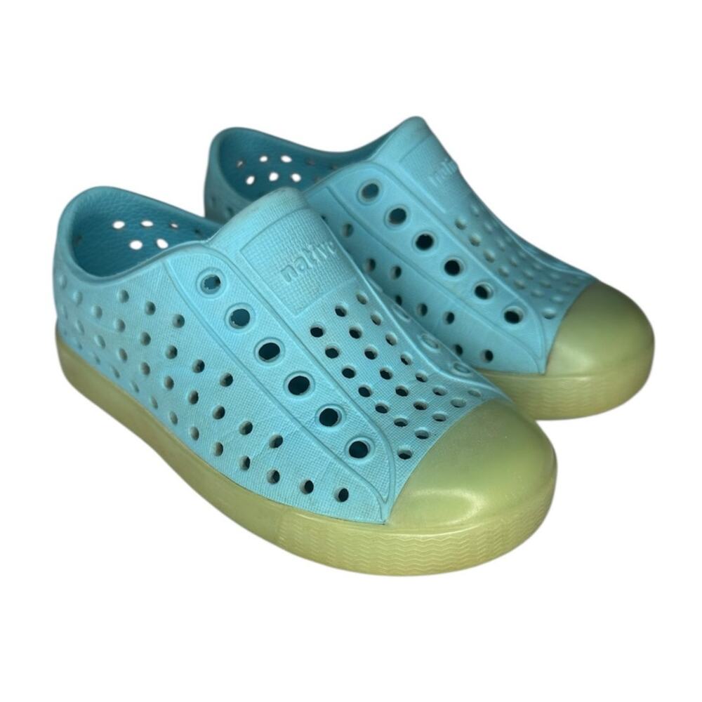 Native Jefferson Shoes Size 7